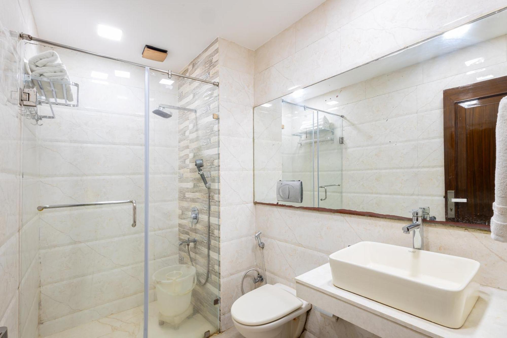 דלהי Hotel Panickers Residency - Ajmal Khan Market Near Karol Bagh Metro מראה חיצוני תמונה