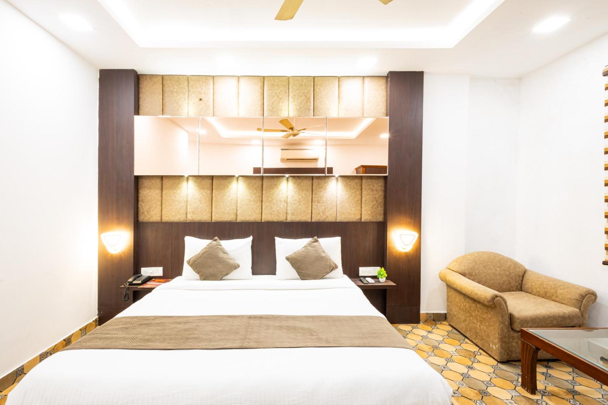 דלהי Hotel Panickers Residency - Ajmal Khan Market Near Karol Bagh Metro מראה חיצוני תמונה