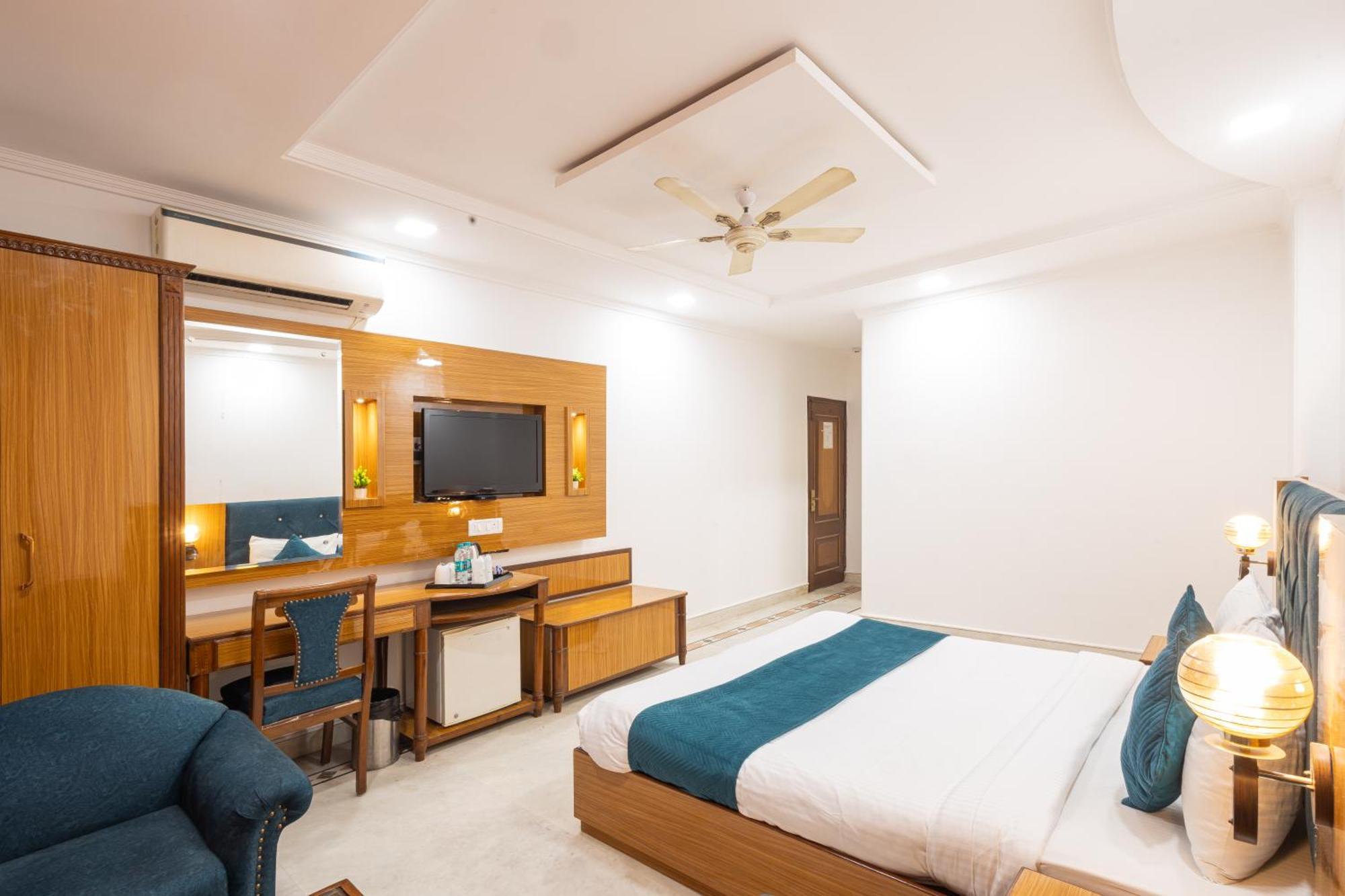 דלהי Hotel Panickers Residency - Ajmal Khan Market Near Karol Bagh Metro מראה חיצוני תמונה