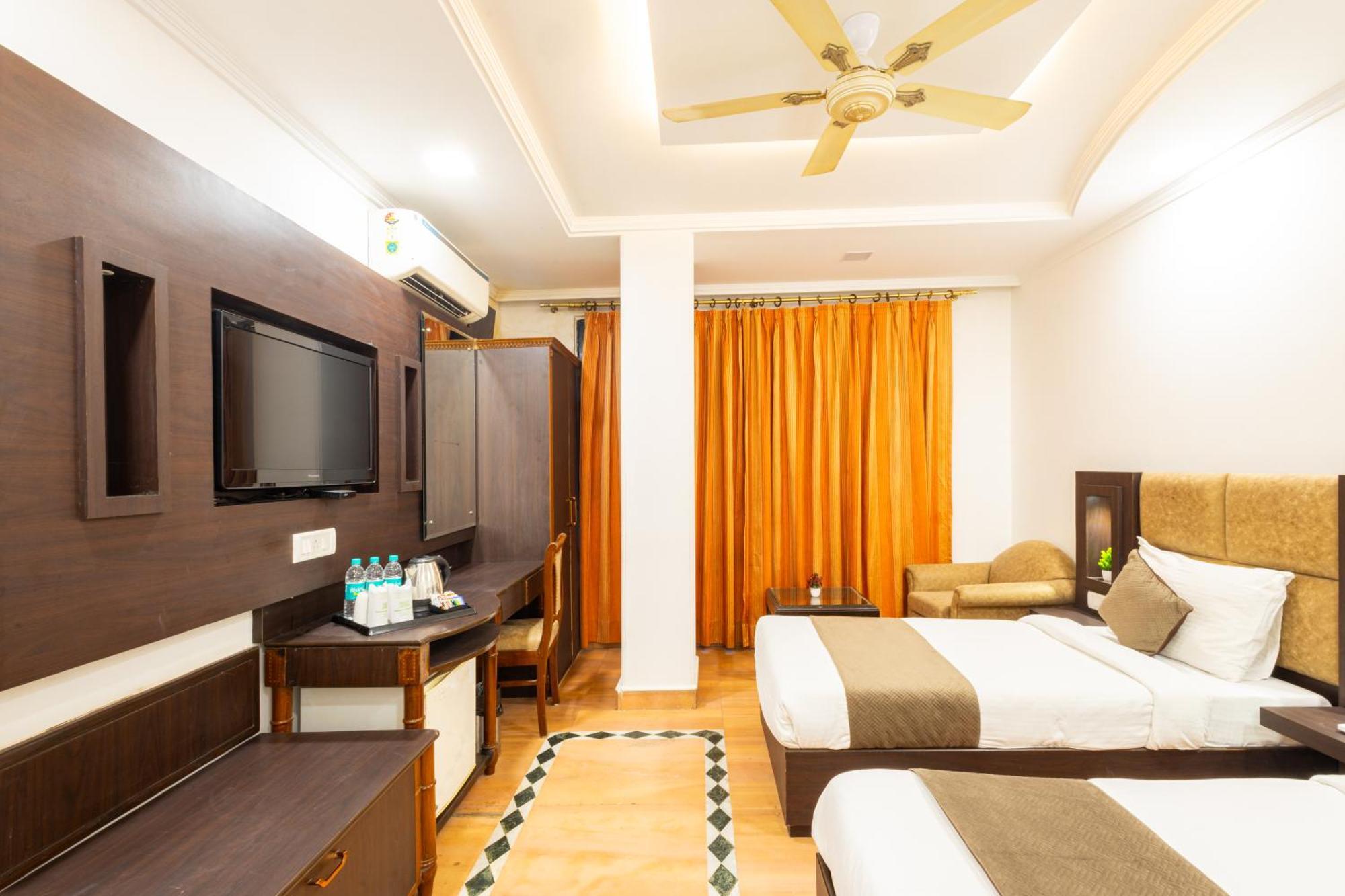 דלהי Hotel Panickers Residency - Ajmal Khan Market Near Karol Bagh Metro מראה חיצוני תמונה