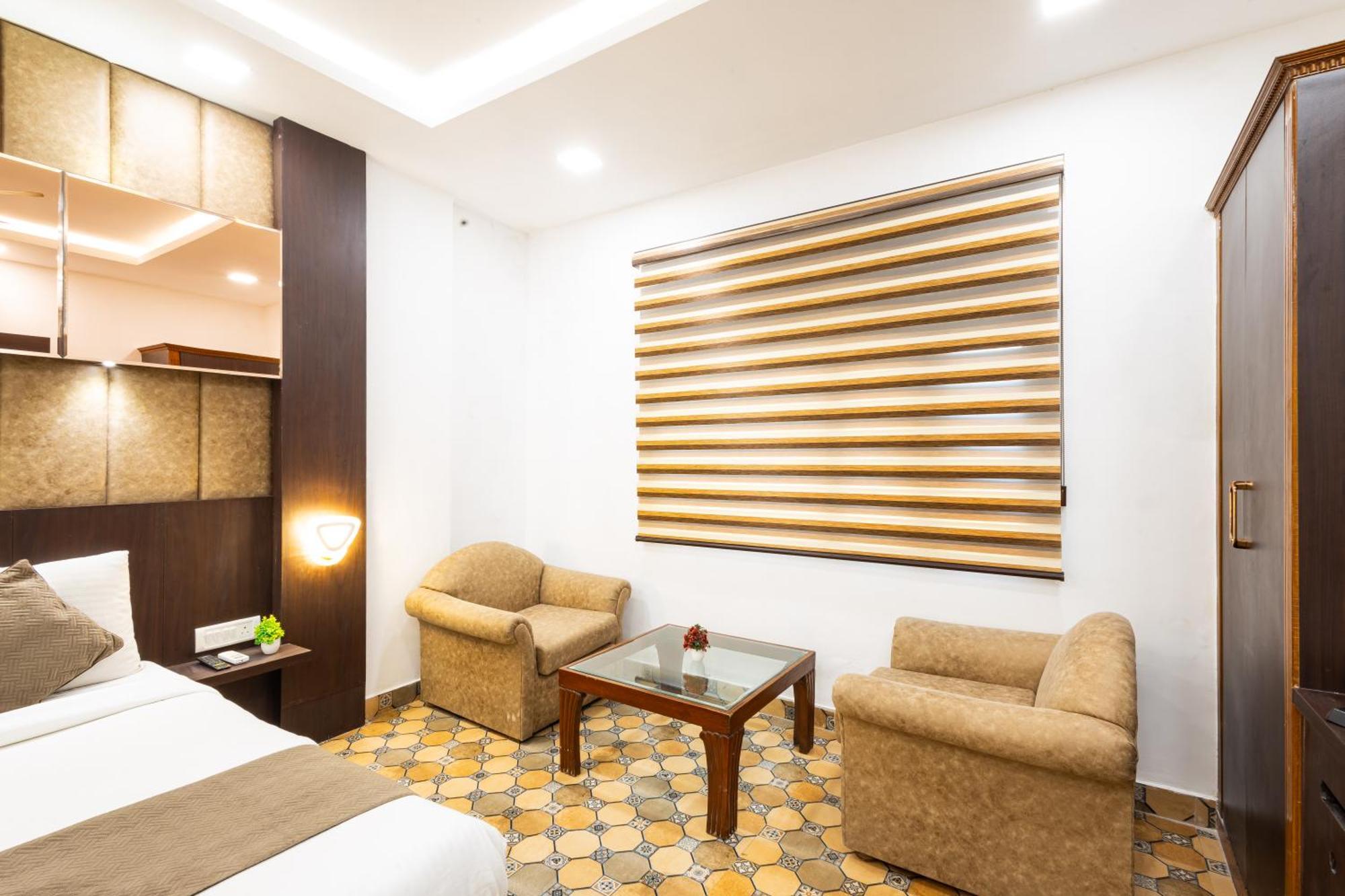 דלהי Hotel Panickers Residency - Ajmal Khan Market Near Karol Bagh Metro מראה חיצוני תמונה