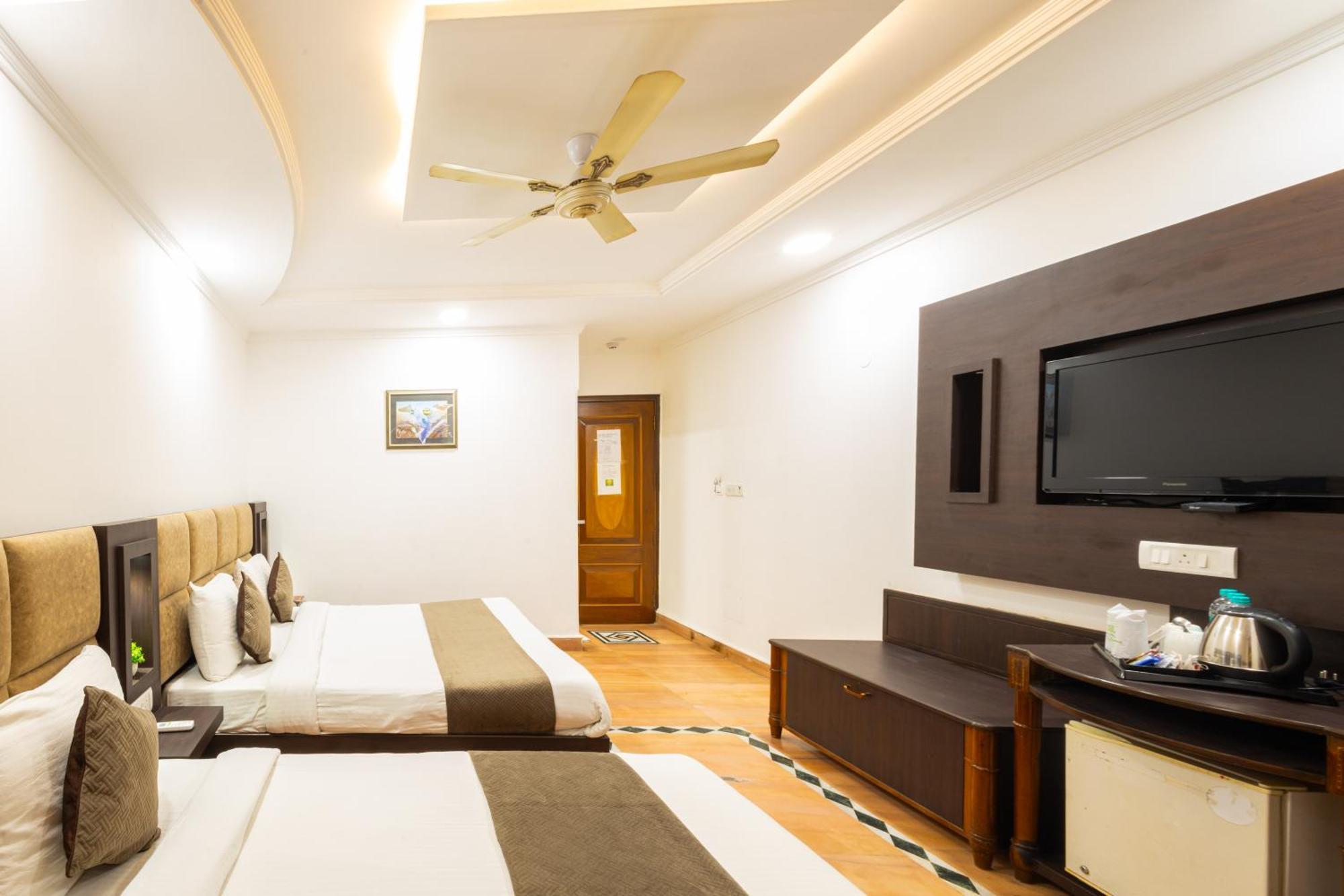 דלהי Hotel Panickers Residency - Ajmal Khan Market Near Karol Bagh Metro מראה חיצוני תמונה