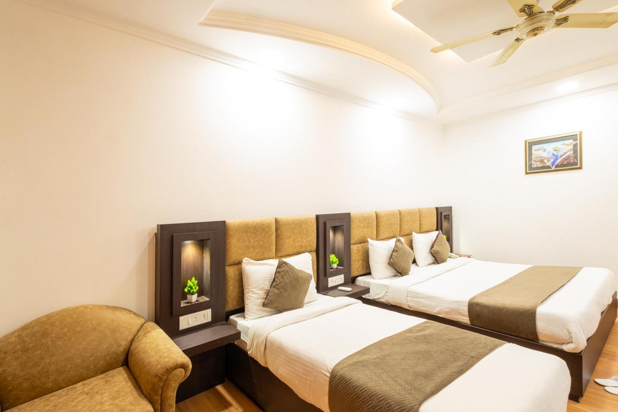 דלהי Hotel Panickers Residency - Ajmal Khan Market Near Karol Bagh Metro מראה חיצוני תמונה