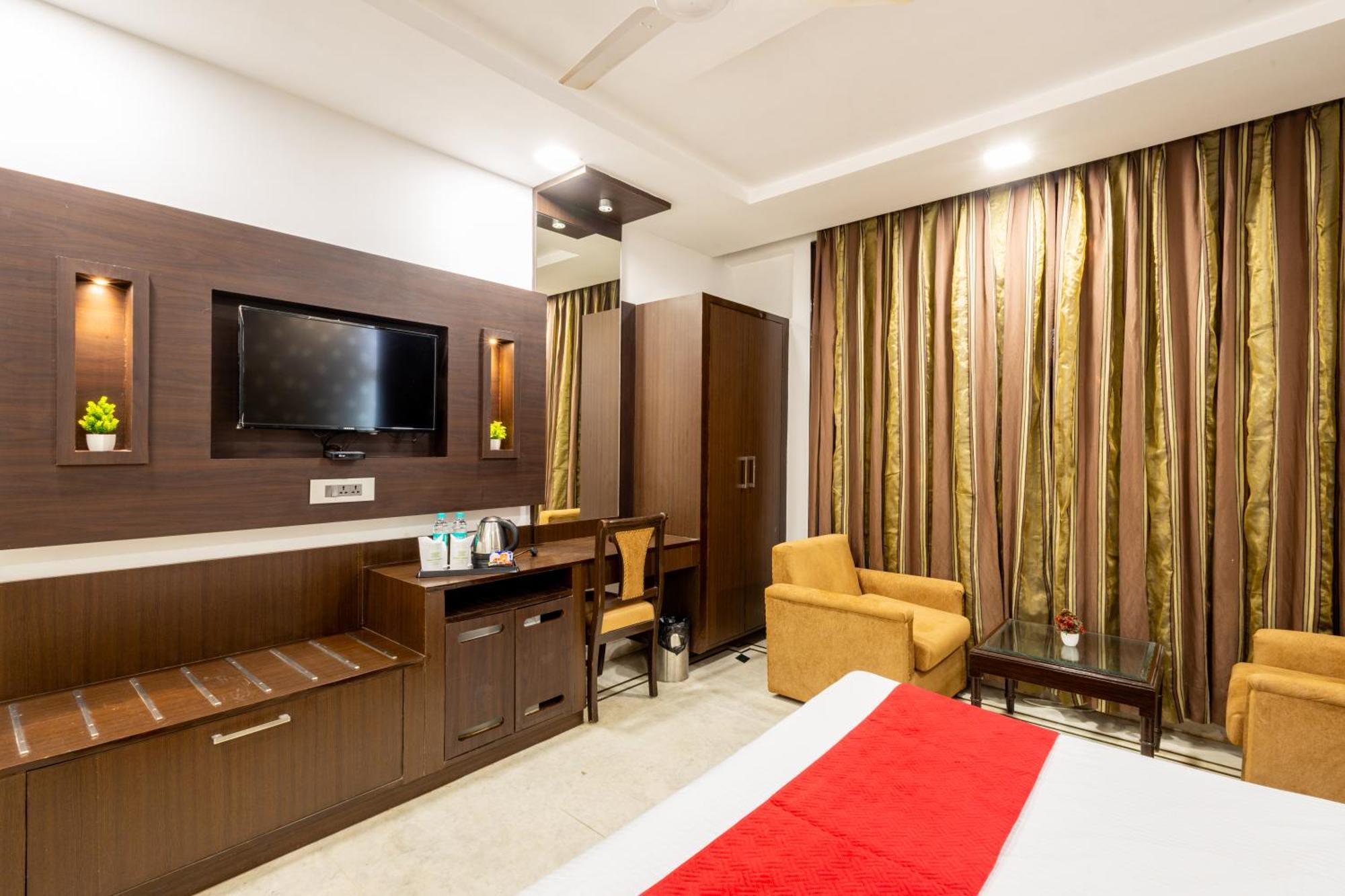דלהי Hotel Panickers Residency - Ajmal Khan Market Near Karol Bagh Metro מראה חיצוני תמונה